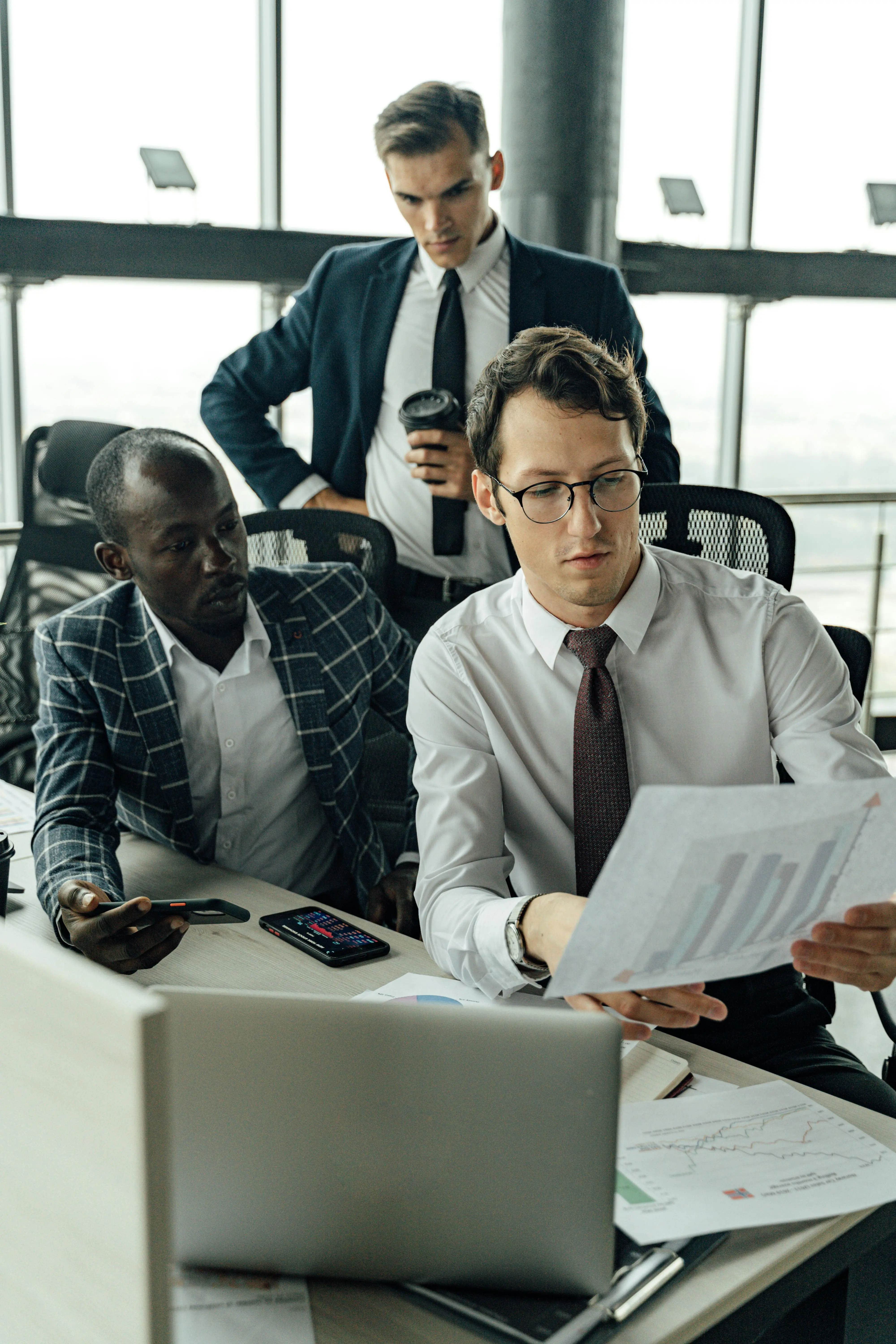 Due Diligence beim Unternehmenskauf: Was Käufer in der Schweiz prüfen